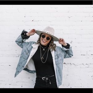 Meet your Posher, Bailey